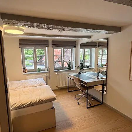 Zentrale Altstadtwohnung In Fuer 6 Personen 아파트