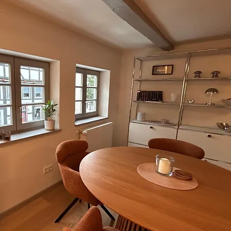 Zentrale Altstadtwohnung In Fuer 6 Personen 립슈타트